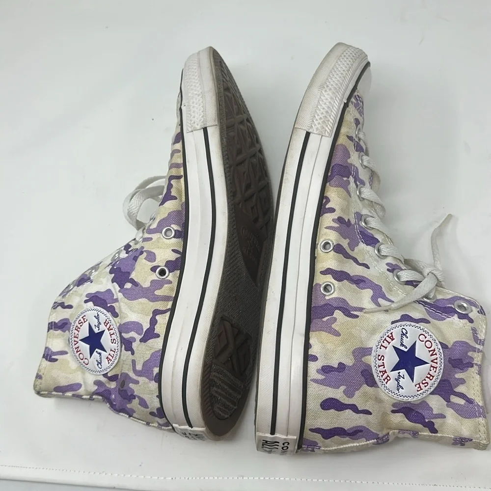 Converse Purple Camo Size 9 Men’s. 11 women’s